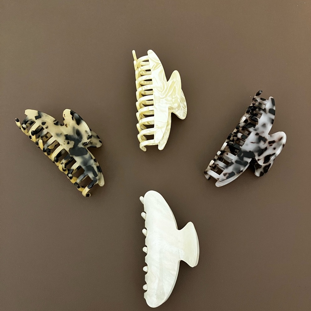 Set of 4 Tortoise and Pearl Hair Clips